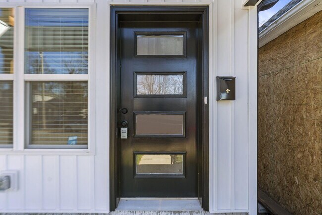 Foto del edificio - 423 E 2nd St