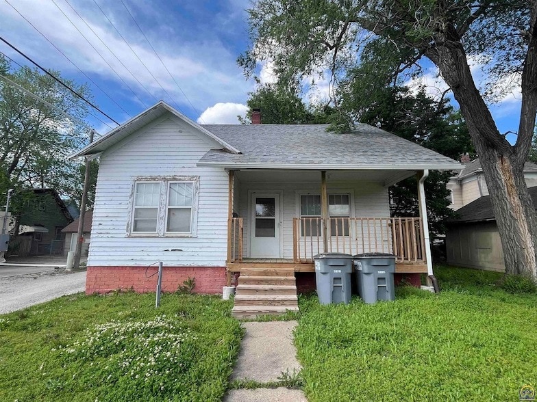 Primary Photo - 118 E 8th Ave