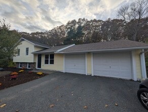 Building Photo - 1479 Providence Rd