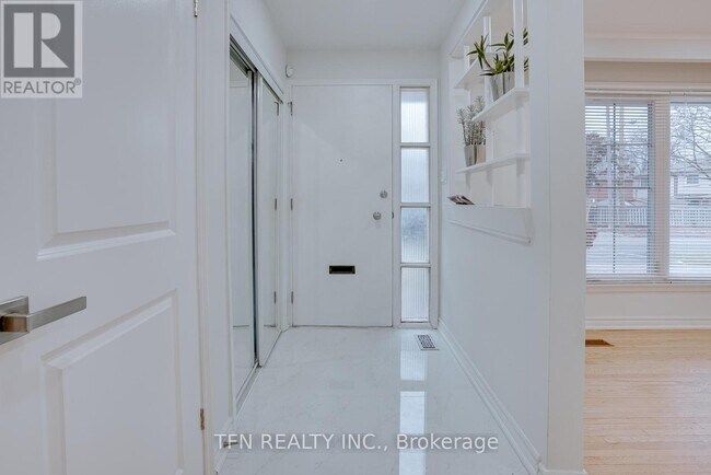 Photo du bâtiment - 25 Karen Rd