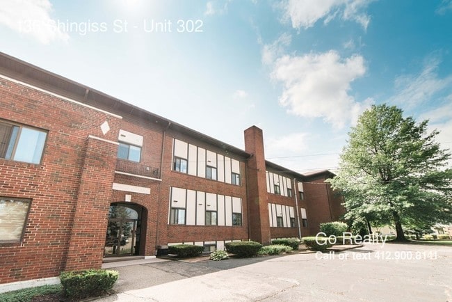 Building Photo - 136 Shingiss St