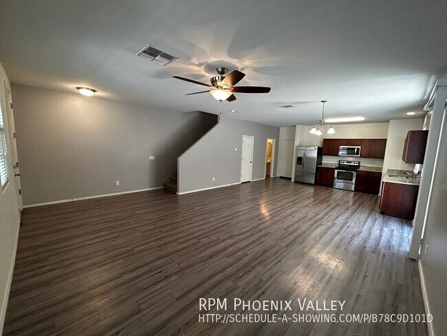 Building Photo - 3/2.5 S. Phoenix Home *ALL* Appliances, *N...