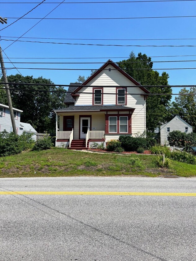 Primary Photo - 166 Gilford Ave