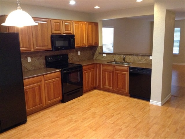 Foto del edificio - 6905 Planters Row Dr