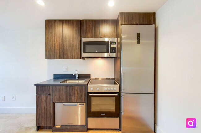 Foto del edificio - 738 E 6th St