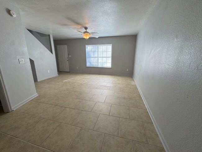 Building Photo - 215 Dixie Dr