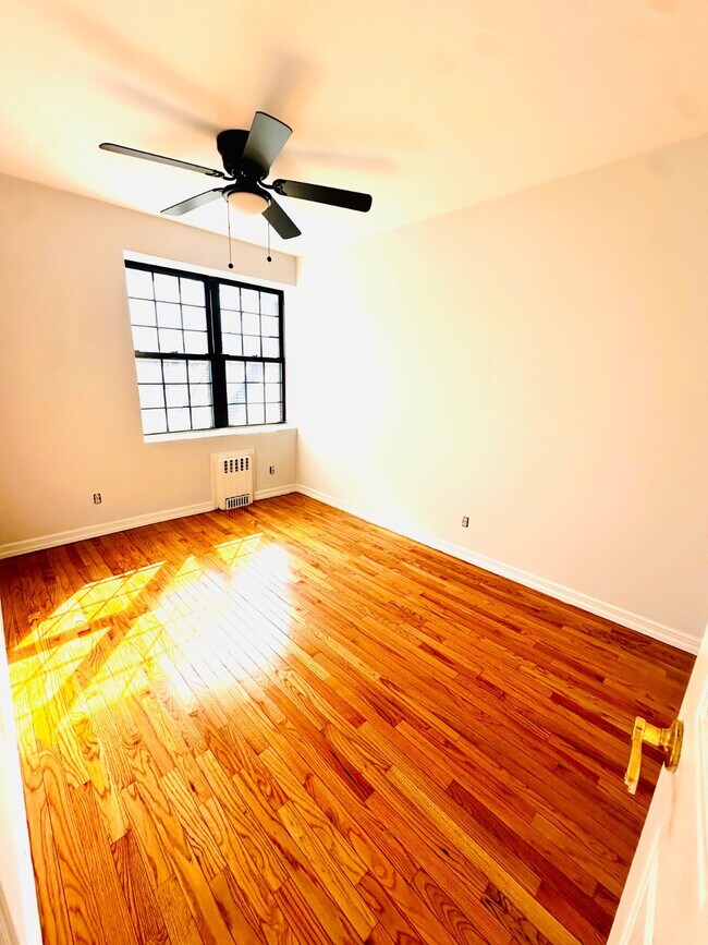 Foto del edificio - 890 W Beech St
