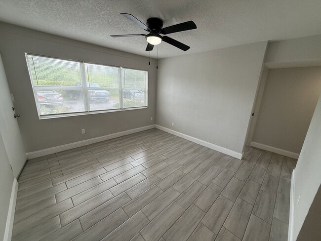 Building Photo - 2112 9th Ave N