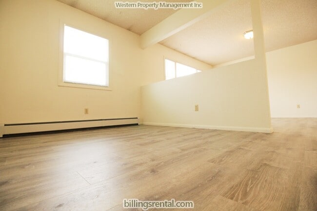 Building Photo - 1217 Yellowstone Ave