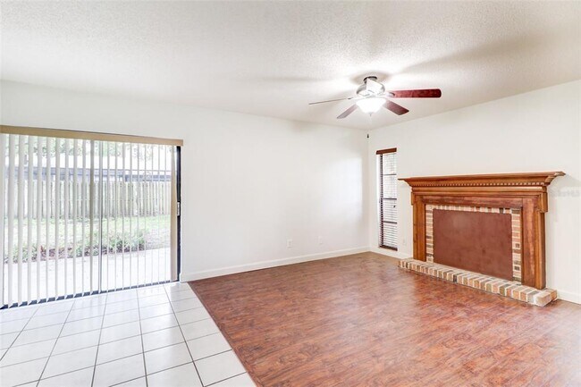 Foto del edificio - 16107 Country Crossing Dr