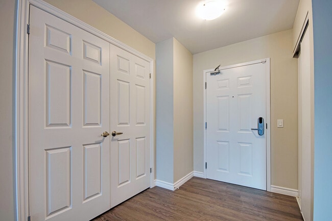 Building Photo - The Suites at Summerside Apartments