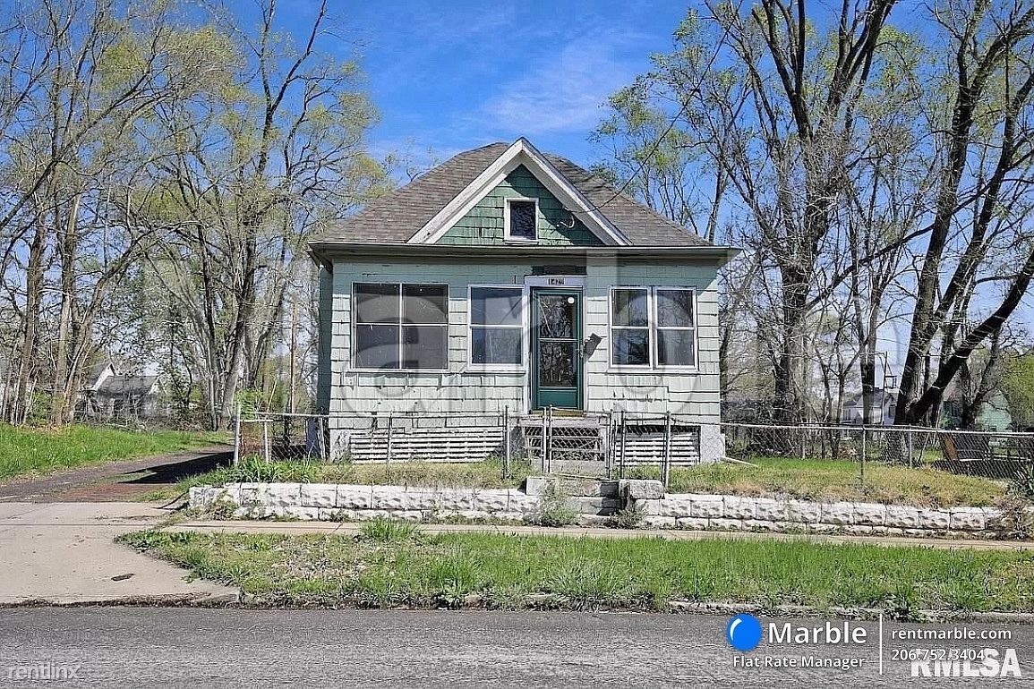 1429 W St, Peoria, IL 61605 House Rental in Peoria, IL