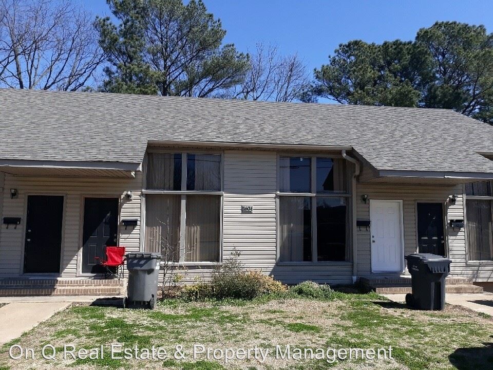 Primary Photo - 1604 S Main St