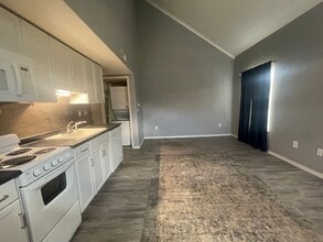 Building Photo - 560 Abby Ln