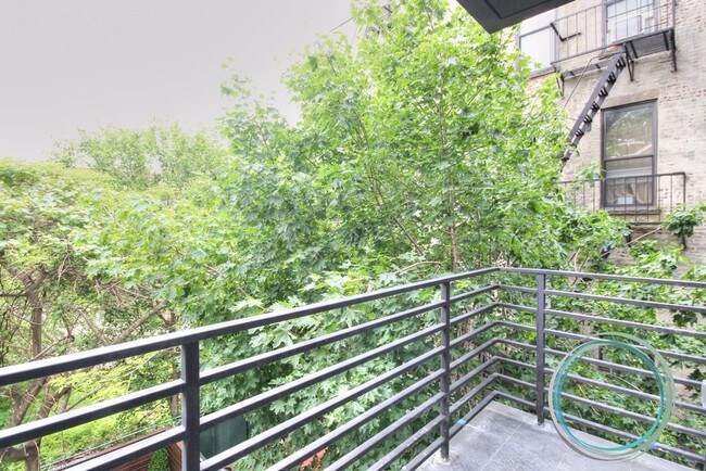 Foto del edificio - 752 Quincy St