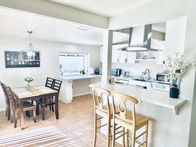 Foto del edificio - 915 N Holly St