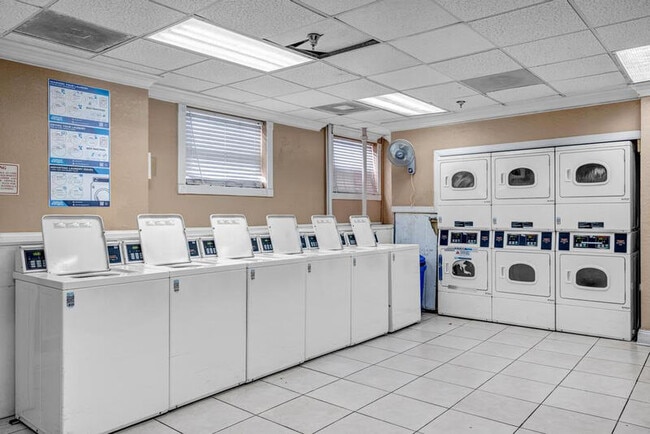 Foto del edificio - 311 W Ashley St