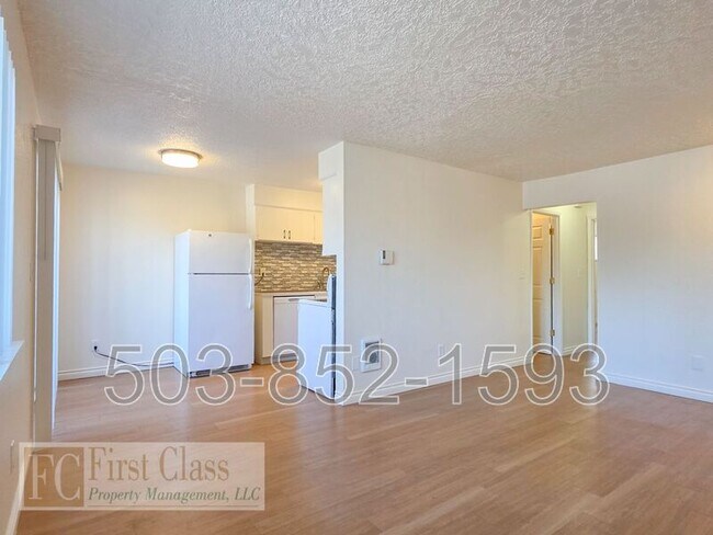 Foto del edificio - 12345 SW Hall Blvd