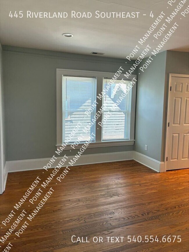 Foto del edificio - 445 Riverland Rd SE