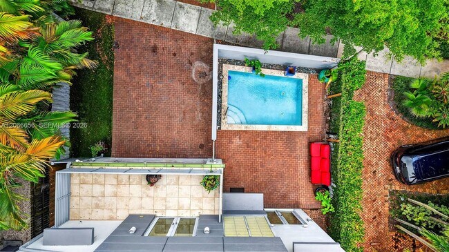 Foto del edificio - 125 NE 16th Terrace