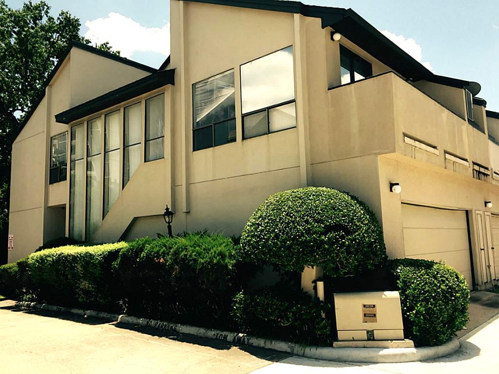 Primary Photo - 1112 Bering Dr