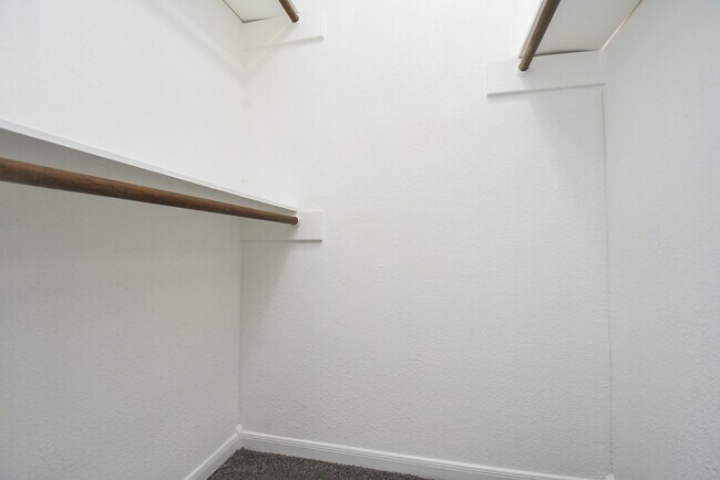 Foto del edificio - 15814 Winding Moss Dr