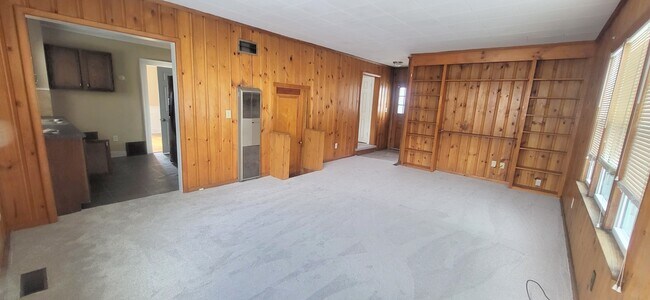 Foto del edificio - 2021 Kenwood Ave