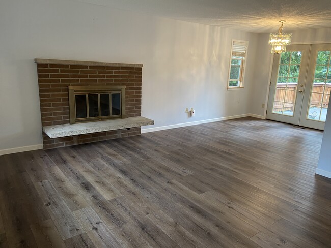 Building Photo - 11624 NE 74th St