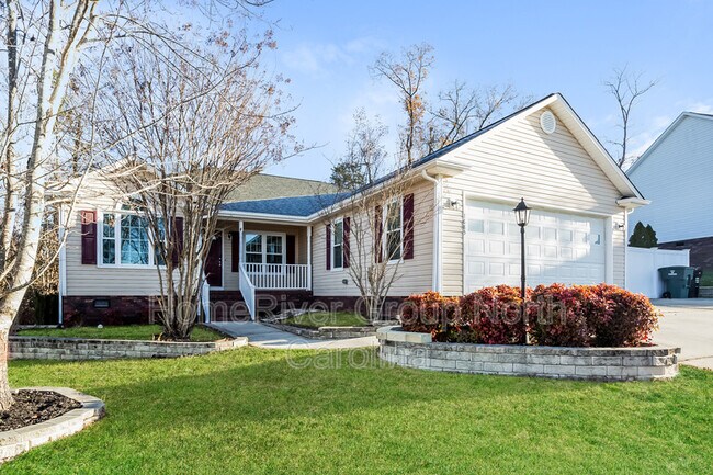 Building Photo - 1685 Red Bird Cir SE