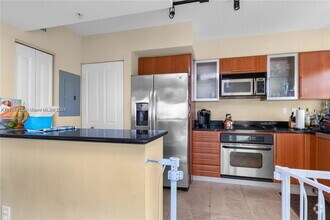 Building Photo - 610 W Las Olas Blvd