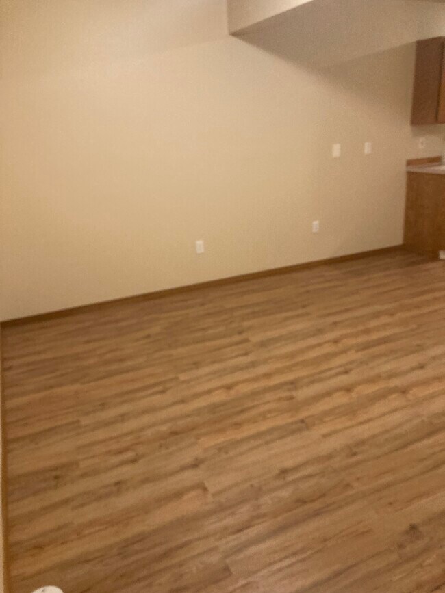 Building Photo - 104 Mill St