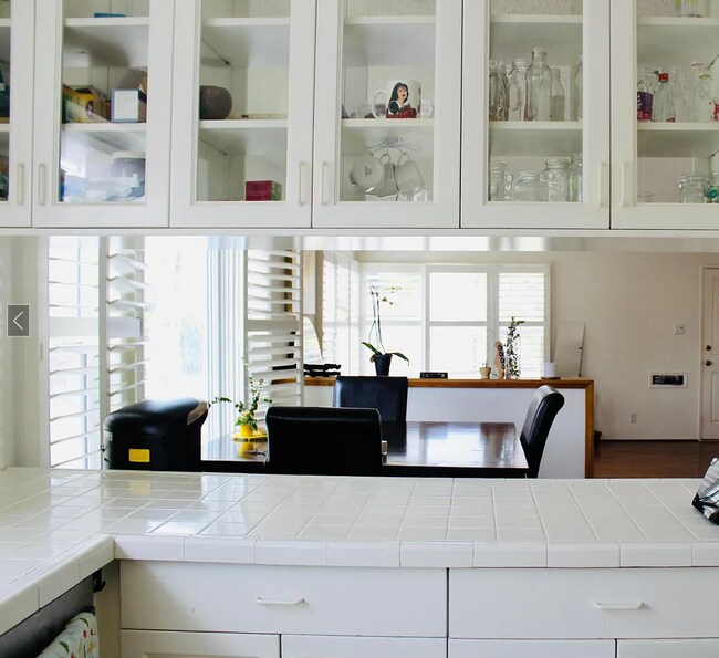 Kitchen - 1701 Selby Ave