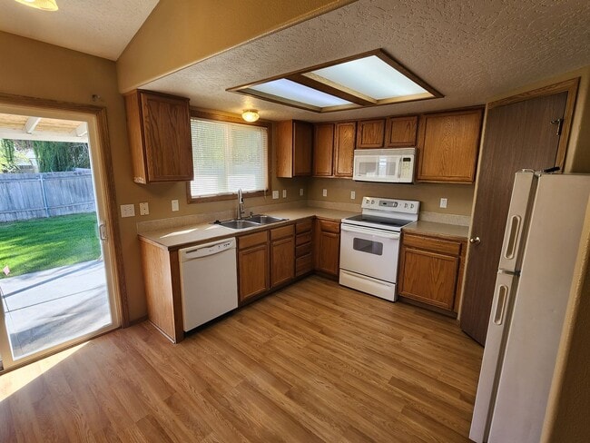 Building Photo - 3 Bedroom in Caldwell