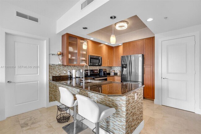 Building Photo - 315 NE 3rd Ave