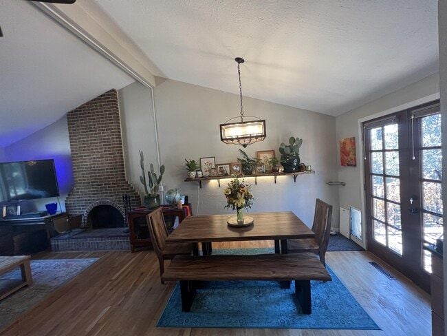 Building Photo - 3282 Squaw Valley Dr