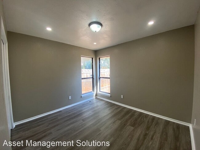 Building Photo - 3 br, 2 bath House - 8512 SW 36th St.