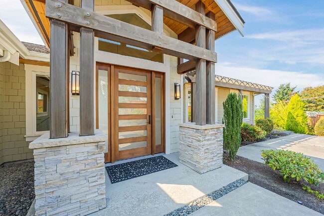 Building Photo - Captivating Rental Home perched above the ...