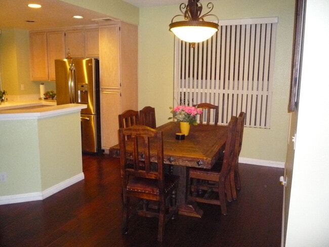 Building Photo - 2bed 2bath Chula Vista Townhome