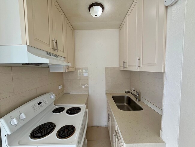 Building Photo - 444 Pau Street #H