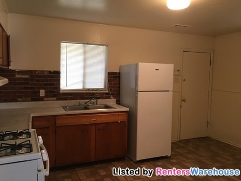 Building Photo - 10151 Mayfair Dr