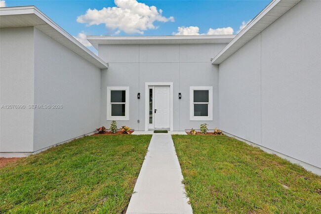 Foto del edificio - 746 Harriet Ave SW