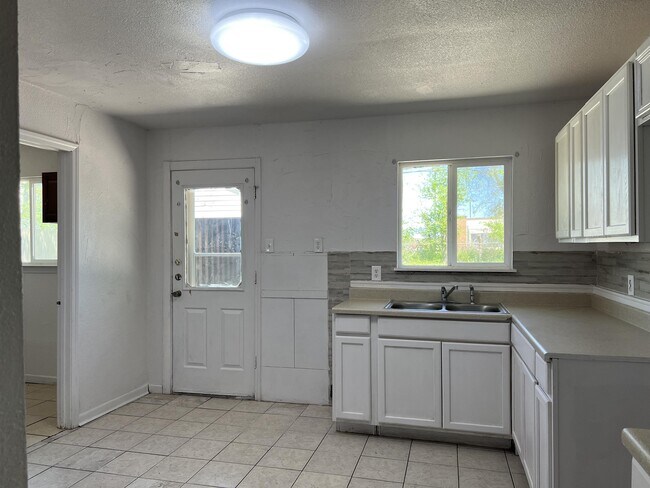 Foto del edificio - 1509 White Ave