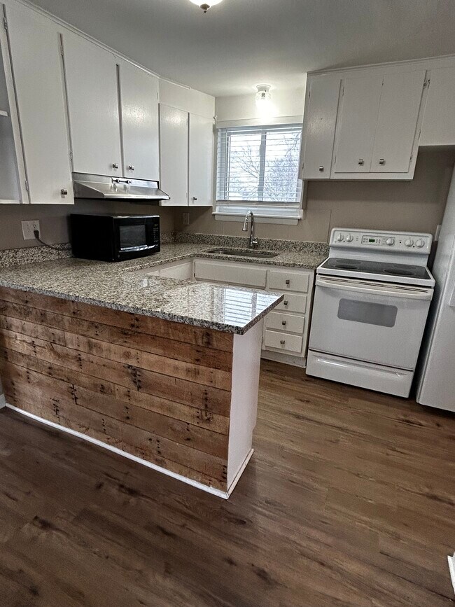 Kitchen - 45420 Brownell St