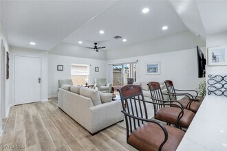 Building Photo - 156 Sabal Lake Dr