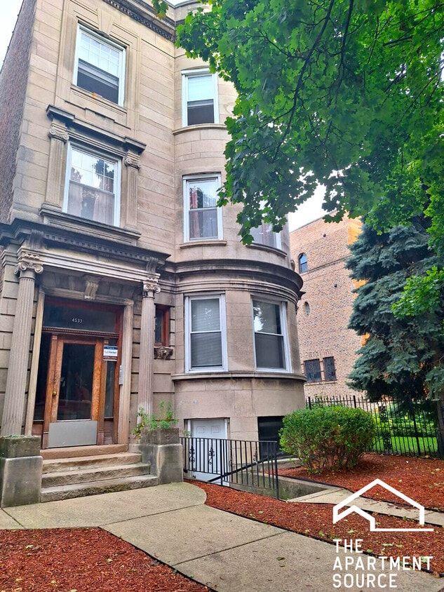 Primary Photo - 4533 S Michigan Ave