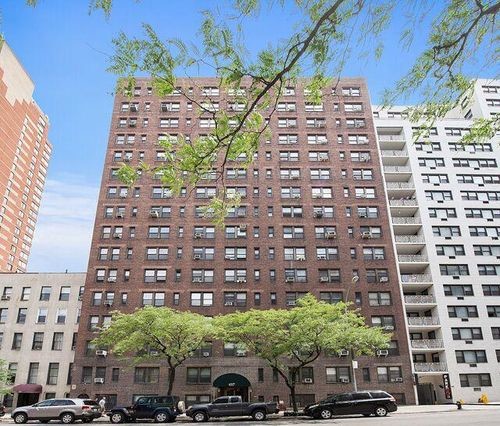 Building Photo - 459 W 57th St
