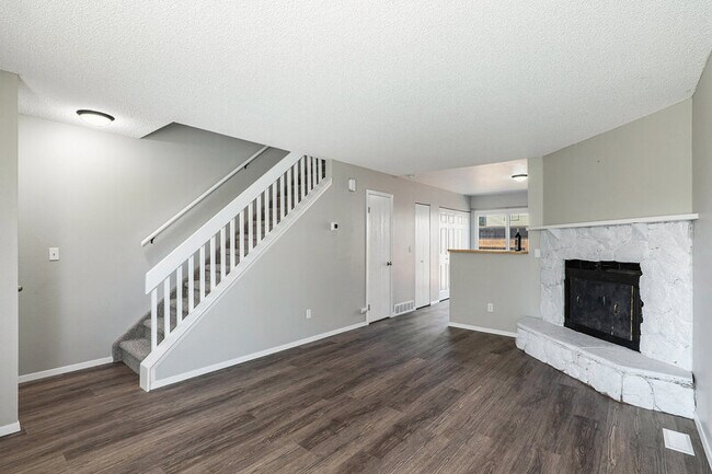 Foto del edificio - 7646 Lexington Manor Dr