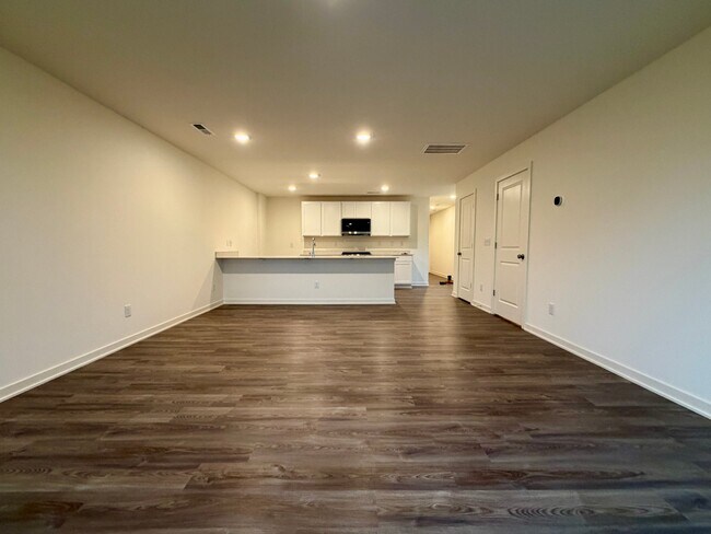 Foto del edificio - 844 Pine Cone Ln
