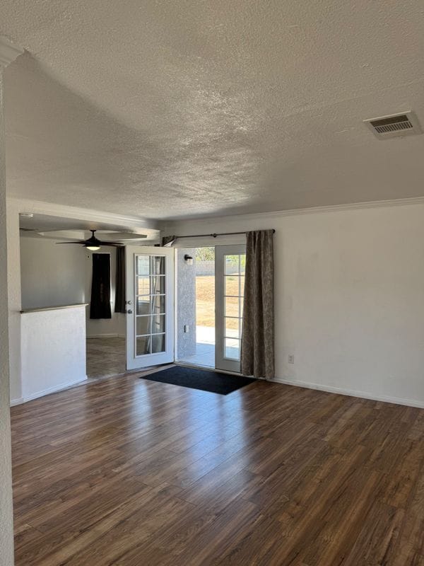 Building Photo - 18063 Catalpa St