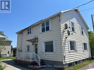 Building Photo - 696 Principale St